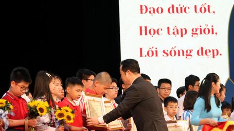 Hà Nội tuyên dương học sinh giỏi tiêu biểu năm học 2021-2022