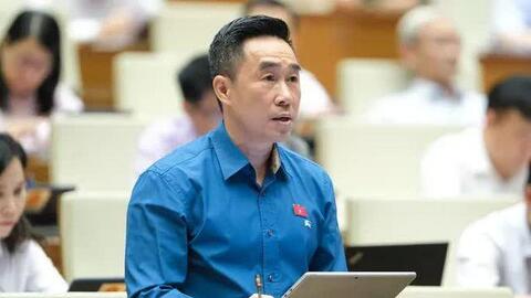 Không được ngăn chặn, cản trở việc sử dụng Quốc kỳ, Quốc huy, Quốc ca