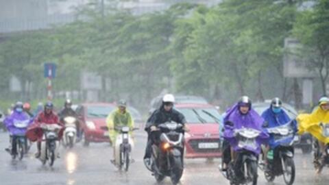 Dự báo thời tiết ngày 10/6: Bắc Bộ có mưa rào và dông, Trung Bộ nắng nóng