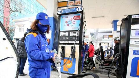 Trình Ủy ban Thường vụ Quốc hội dự án Nghị quyết giảm thuế bảo vệ môi trường đối với xăng, dầu