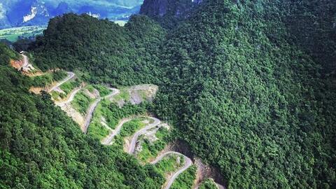 Cảnh tượng con đèo "đáng sợ nhất Việt Nam" từ trên cao khiến dân mạng trầm trồ: Thế mới thấy đất nước mình quá hùng vĩ!