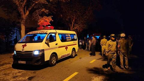 Vụ chặn xe chở thi thể: Xót xa cảnh người nhà xin được “tạo điều kiện”