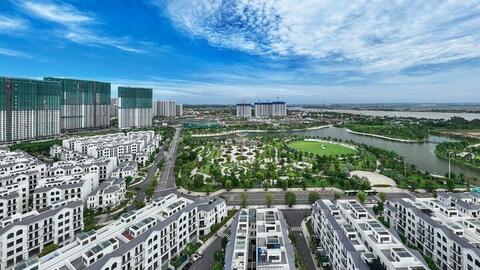 Vay vốn kinh doanh bất động sản bất ngờ tăng mạnh