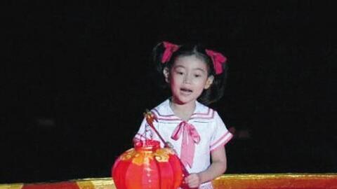 "Thiên thần nhí" trong MV Olympic Bắc Kinh từng gây bão 15 năm trước giờ ra sao?