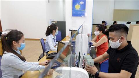 'Lì xì' tiền mặt và lãi suất cho nhiều giao dịch ngân hàng trong ngày 15, 16/2