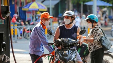 Doanh nghiệp muốn tự quyết giá xăng dầu hoàn toàn, Bộ Công Thương nói gì?