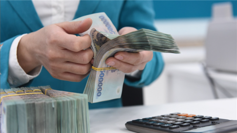 Tháng 12, xuất hiện ngân hàng trả lãi tiết kiệm 8%/năm