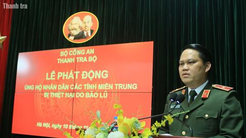 Thanh tra Bộ Công an ủng hộ Nhân dân các tỉnh miền Trung bị thiệt hại do bão lũ 500 triệu đồng