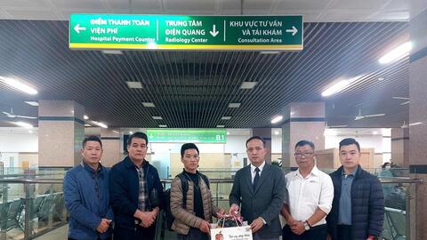 Tạm ứng 405 triệu đồng hỗ trợ nạn nhân vụ tai nạn xe chở đoàn thiện nguyện tại Lào Cai