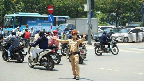 Phấn đấu giảm ít nhất 50% số vụ tai nạn giao thông và thương vong trong năm diễn ra Đại hội Đảng XIV