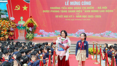 Trường Tiểu học Đoàn Thị Điểm - Hà Nội đón nhận danh hiệu Anh hùng Lao động