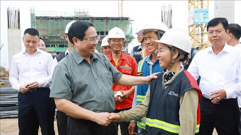 Thủ tướng kiểm tra các dự án trọng điểm phục vụ APEC tại Phú Quốc
