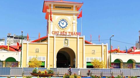 Rắc rối quanh việc chỉnh trang chợ Bến Thành và Hồ Con Rùa