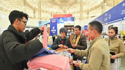 Ưu đãi sâu, hàng dệt may, da giày ghi nhận doanh thu khả quan tại Hội chợ Mùa Xuân