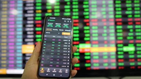 Cận Tết, VN-Index tìm điểm cân bằng