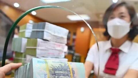 33% người trưởng thành lựa chọn gửi tiền tiết kiệm tại ngân hàng