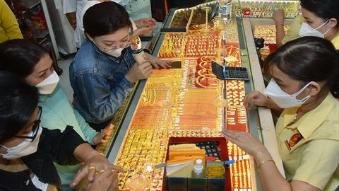 Giá vàng hôm nay 20/3: Giảm mạnh 7 triệu 500 nghìn đồng/lượng