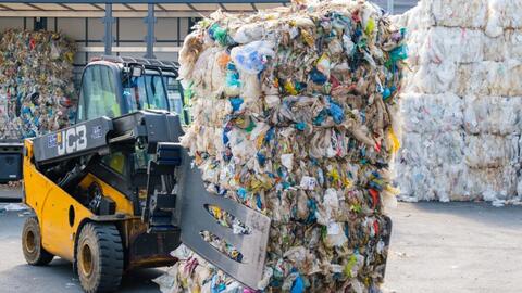 Rác thải - từ gánh nặng môi trường đến "mỏ vàng" kinh tế tuần hoàn