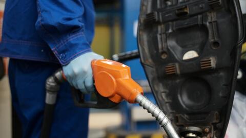 Giá xăng dầu giữa biến động toàn cầu: Linh hoạt điều hành để chủ động cung, giảm "sốc" giá