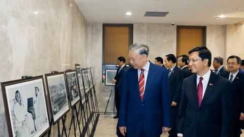 Tổng Bí thư, Chủ tịch nước Tô Lâm gặp gỡ cán bộ Đại sứ quán và cộng đồng người Việt Nam tại Ấn Độ