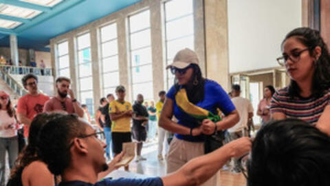 Các điểm bỏ phiếu đóng cửa trong cuộc bầu cử tổng thống ở Brazil