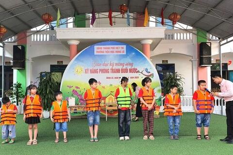 Trường học ở Phú Thọ tăng cường kỹ năng phòng tránh đuối nước cho học sinh