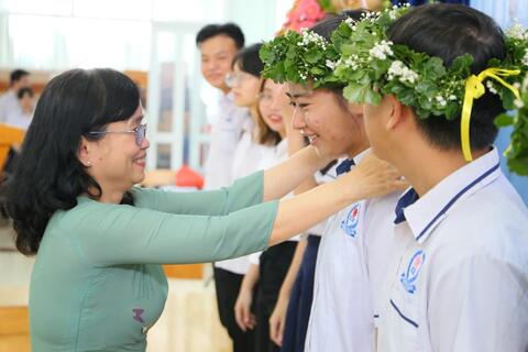 Vun bồi lòng biết ơn qua lễ tri ân