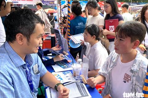 Đại học Quốc gia TP.HCM ưu tiên xét tuyển 2 đối tượng, nhận hồ sơ từ 10-6