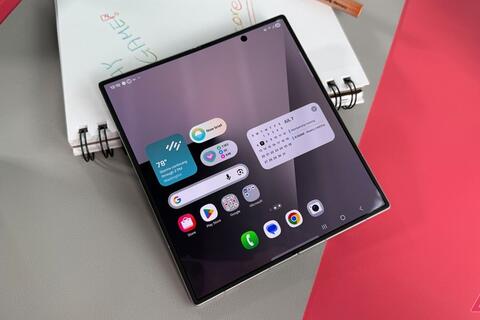 Galaxy Z Fold7 ra mắt với thiết kế siêu mỏng, nhưng tại sao pin vẫn không đổi?