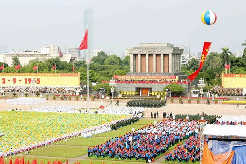 Tổ chức ‘Chương trình nghệ thuật đặc biệt’ và ‘Diễu hành, xếp hình nghệ thuật’ dịp 2/9