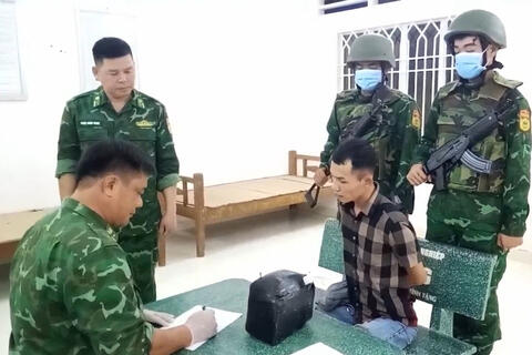 Bắt 2 người vận chuyển hơn 3,7kg ma túy