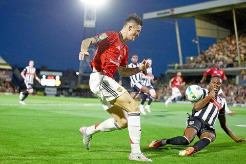 Man United theo đuổi những giá trị hư ảo