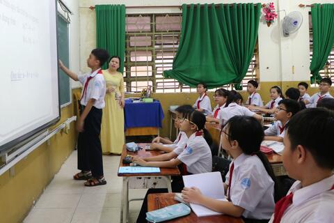 TP. Hồ Chí Minh: Giải quyết 2 vấn đề “nóng” về dạy và học