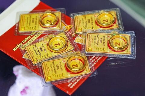 Giá vàng tăng mạnh, không chỉ từ tác động của thị trường quốc tế