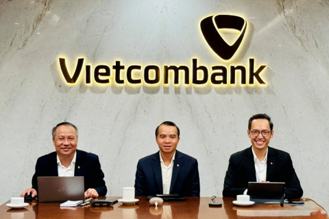Vietcombank trao đổi với các nhà đầu tư về kết quả kinh doanh quý III/2025