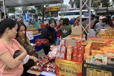 HĐND thành phố Đà Nẵng xem xét tạm thời áp dụng mức thu “0 đồng” khi nộp hồ sơ đăng ký hộ kinh doanh trực tuyến.