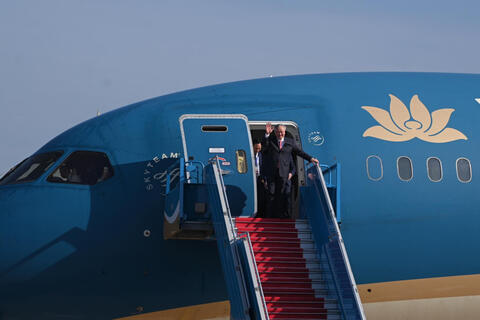 Khai trương chuyến bay đầu tiên tại sân bay Long Thành