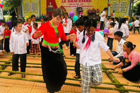 Điểm tựa từ chính sách giáo dục cho học sinh vùng dân tộc thiểu số ở Phú Thọ