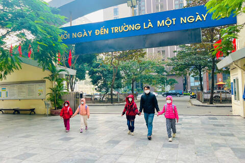 Trường học lùi thời gian vào lớp vì thời tiết lạnh sâu