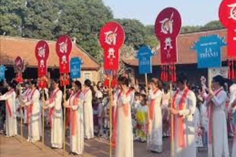 Hà Nội: 950 học sinh tiểu học diễn hành chào mừng năm mới Bính Ngọ và kỷ niệm 950 năm Quốc Tử Giám