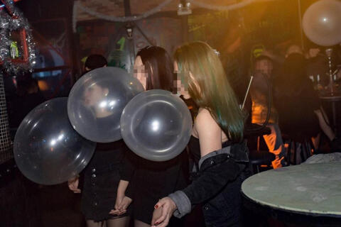 Chủ tịch Hà Nội giao công an xác minh 'bóng cười' trong quán bar