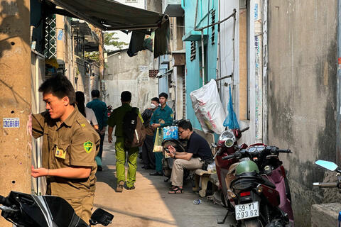 Hàng xóm phá cửa nhưng bất thành trong vụ cháy 3 người chết ở TPHCM