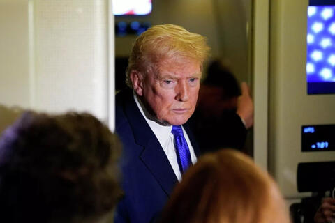 Trung tá Mỹ: Ông Trump đang hoảng vì Iran