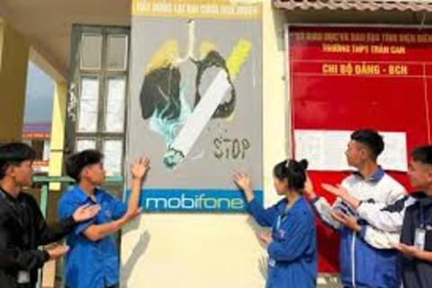 Xây dựng trường học không khói thuốc: Siết quản lý, bảo vệ học sinh