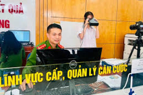 Cấp căn cước, định danh điện tử cho HS: Bảo đảm quyền lợi, giảm áp lực mùa thi