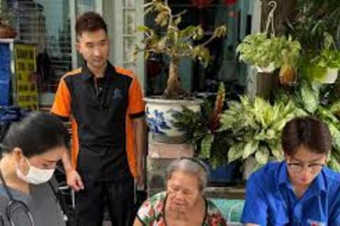 Y tế TPHCM: 'Xóa' rào cản thăm khám định kỳ