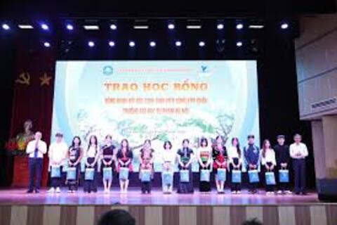 Học bổng nâng bước sinh viên, lan tỏa bản sắc Việt