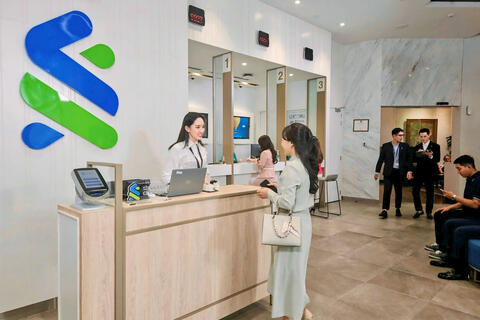Standard Chartered Việt Nam nâng tầm đặc quyền Dịch vụ Ngân hàng Ưu tiên, cùng các ưu đãi chào mừng khách hàng mới