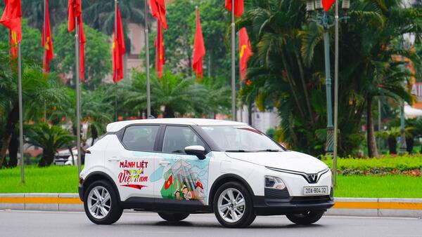 Chi phí nuôi ô tô điện VinFast chỉ ngang tiền rửa xe