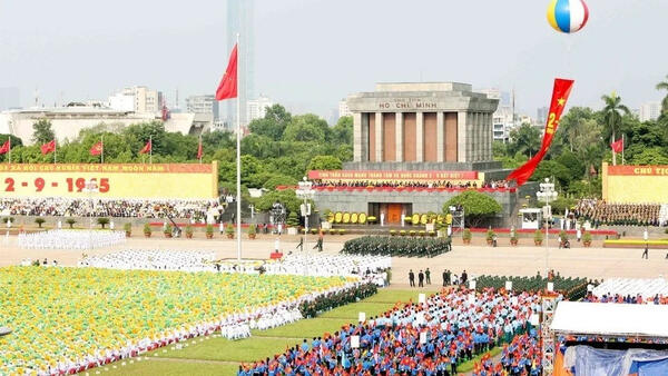 Tổ chức ‘Chương trình nghệ thuật đặc biệt’ và ‘Diễu hành, xếp hình nghệ thuật’ dịp 2/9